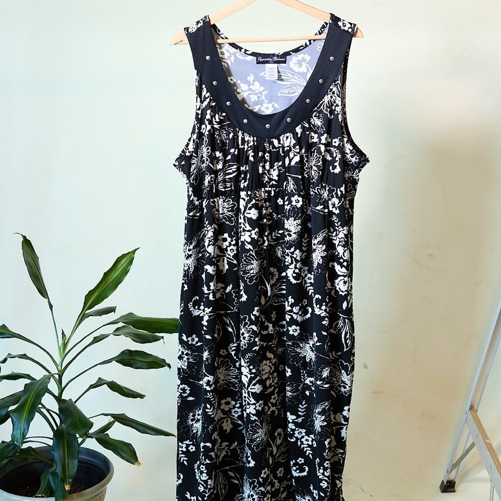 Chic Black and White Floral Dress